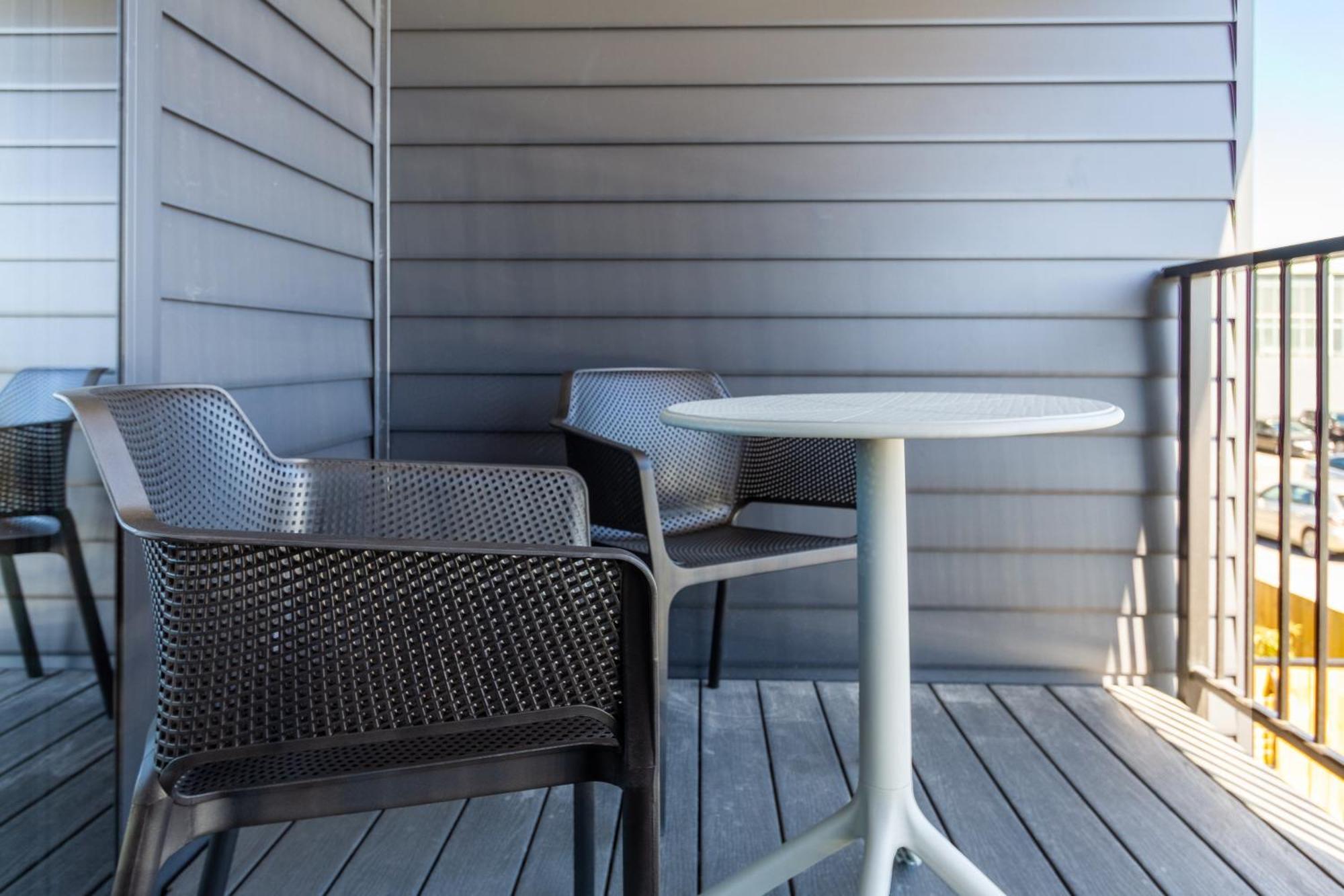 Explore From 8 Wilmer: Upper Level Cozy Studio Christchurch Esterno foto